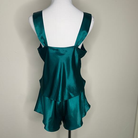 Green Satin 2 Pc Tap Pants Camisole Lingerie Pajamas Nighty Vintage Small - Picture 2 of 9